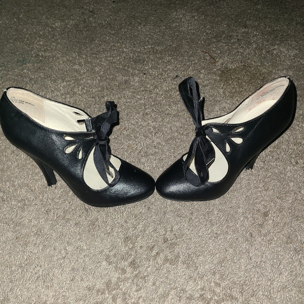 Womens size 7 mo mo mary jane 4 inch heels